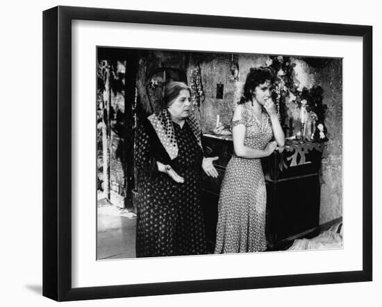 PANE, AMORE E FANTASIA / PAIN AMOUR and FANTAISIE, 1953 DIRECTED B Tina Pica and Gina Lollobrigida -null-Framed Photo