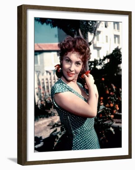 PANE AMORE E FANTASIA / PAIN AMOUR and FANTAISIE, 1953 directed by Gina Lollobrigida (photo)-null-Framed Photo