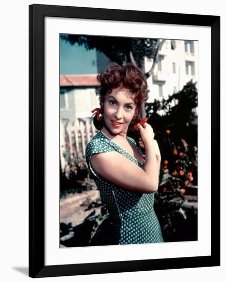 PANE AMORE E FANTASIA / PAIN AMOUR and FANTAISIE, 1953 directed by Gina Lollobrigida (photo)-null-Framed Photo