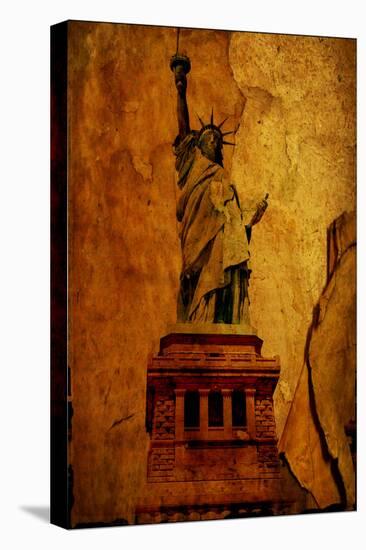 Paper Statue Of Liberty-null-Stretched Canvas