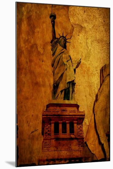 Paper Statue Of Liberty-null-Mounted Standard Poster