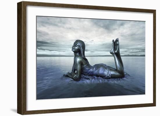 Pari Darya-Ata Alishahi-Framed Giclee Print