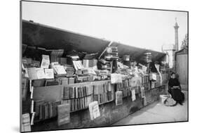 Paris, 1910-1911 - Secondhand Book Dealer, place de la Bastille bouquiniste-Eugene Atget-Mounted Art Print