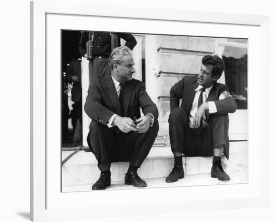 PARIS BRULE-T-IL ?, 1966 by RENE CLEMENT On the set, Rene Clement with Jean-Paul Belmondo (b/w phot-null-Framed Photo