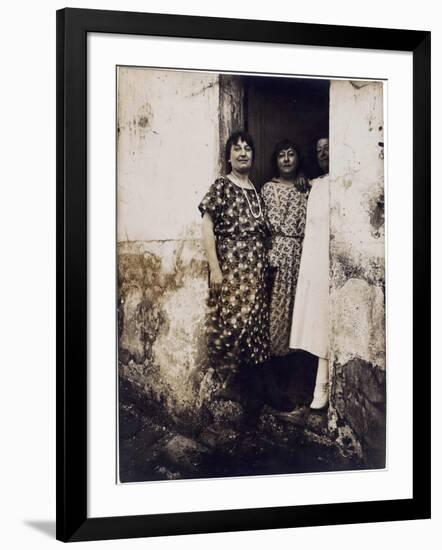 Paris Rue Asselin Vers-Eugène Atget-Framed Giclee Print