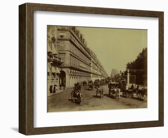 Paris, Rue De Rivoli-Leon Levy-Framed Photographic Print