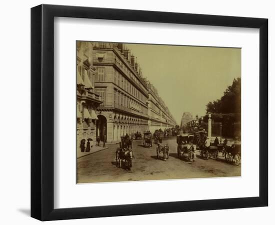 Paris, Rue De Rivoli-Leon Levy-Framed Photographic Print