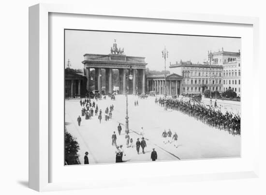 Pariser Platz and Brandenburger Thor (Paris Place and Brandenburg Gate)-null-Framed Art Print