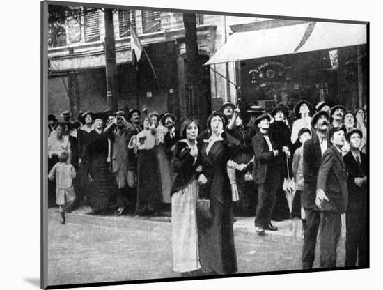 Parisians Watching a German Aeroplane, First World War, 1914-null-Mounted Giclee Print