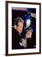 Pas by Lauriers pour les Tueurs with Paul Newman, 1963 (photo)-null-Framed Photo