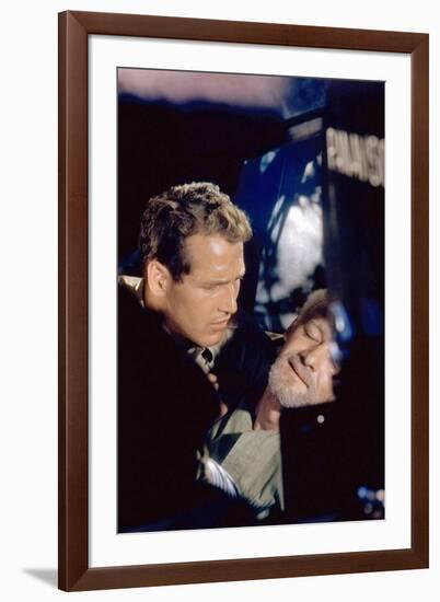 Pas by Lauriers pour les Tueurs with Paul Newman, 1963 (photo)-null-Framed Photo
