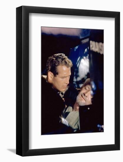 Pas by Lauriers pour les Tueurs with Paul Newman, 1963 (photo)-null-Framed Photo