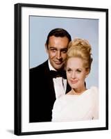 Pas by printemps pour Marnie MARNIE by AlfredHitchcock with Sean Connery and Tippi Hedren en, 1964 -null-Framed Photo