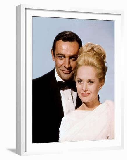 Pas by printemps pour Marnie MARNIE by AlfredHitchcock with Sean Connery and Tippi Hedren en, 1964 -null-Framed Photo