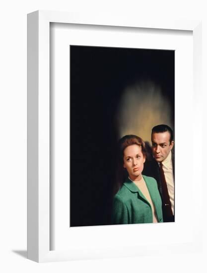 Pas by printemps pour Marnie MARNIE by AlfredHitchcock with Sean Connery and Tippi Hedren en, 1964 -null-Framed Photo