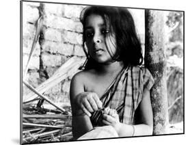 Pather Panchali, Runki Banerjee As Young Durga, 1955-null-Mounted Photo