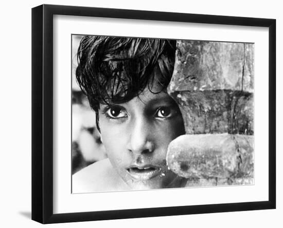 Pather Panchali, Subir Bannerjee, 1955-null-Framed Photo