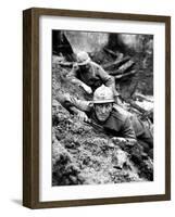 Paths Of Glory, Kirk Douglas, In The Trenches, 1957-null-Framed Photo