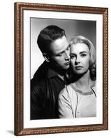 PAUL NEWMAN AND JOANNE WOODWARD in the 50's (b/w photo)-null-Framed Photo