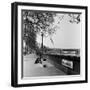 Pavement Artist, Circa 1945-Staff-Framed Photographic Print