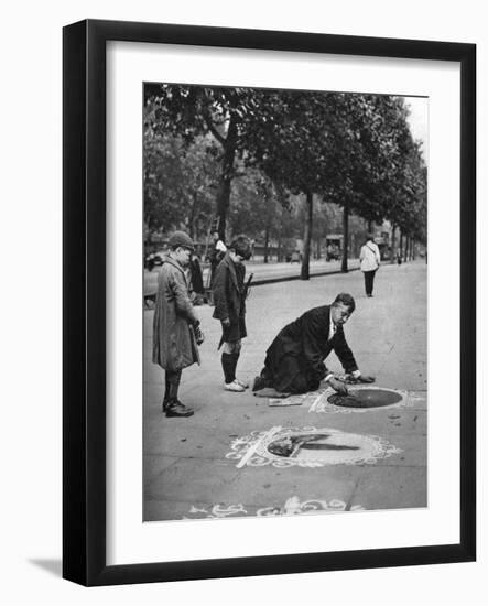 Pavement Artist, Embankment, London, 1926-1927-McLeish-Framed Giclee Print