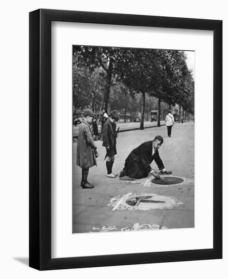 Pavement Artist, Embankment, London, 1926-1927-McLeish-Framed Giclee Print