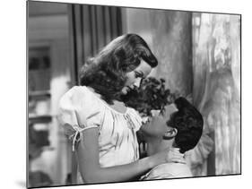 Peche Mortel LEAVE HER TO HEAVEN by JohnStahl with Gene Tierney and Cornel Wilde, 1945 (b/w photo)-null-Mounted Photo