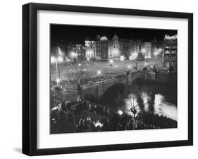 People Celebrating the Independence of Ireland on O'Connell Bridge before Midnight on Easter Sunday-Larry Burrows-Framed Photographic Print