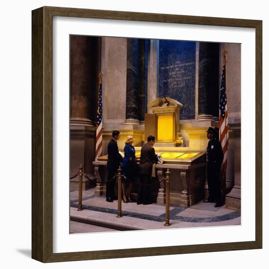 People Viewing the Constitution and Declaration of Independence-null-Framed Photographic Print