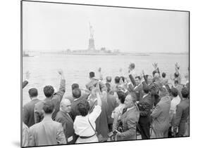 People Waving to the Statue of Liberty-null-Mounted Photographic Print