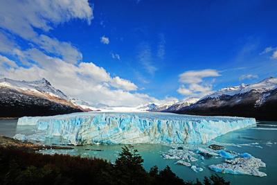 https://imgc.allpostersimages.com/img/posters/perito-moreno-glacier-patagonia-argentina-south-america_u-L-Q1BS28A0.jpg?artPerspective=n