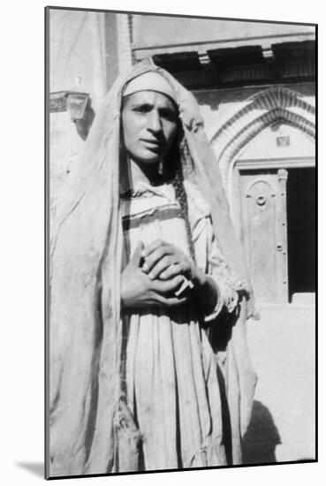 Persian Woman, 1917-1919-null-Mounted Giclee Print