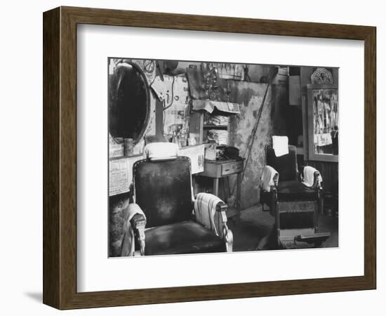 person barber shop in Atlanta, Georgia, 1936-Walker Evans-Framed Photographic Print