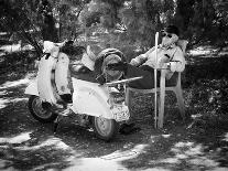 Vespa a Riposo-Pete Richardson-Photographic Print