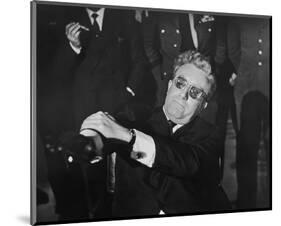 Peter Sellers, Dr. Strangelove or: How I Learned to Stop Worrying and Love the Bomb (1964)-null-Mounted Photo