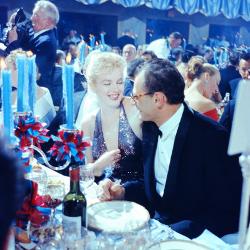 Marilyn Monroe Color Photography Posters Prints Paintings Wall Art Allposters Com