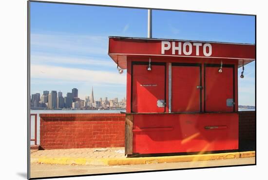 Photo Bungalow. San Francisco, California, Usa-logoboom-Mounted Art Print