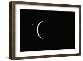 Photo of Venus & Crescent Moon-Fred Espenak-Framed Photographic Print