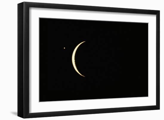 Photo of Venus & Crescent Moon-Fred Espenak-Framed Photographic Print