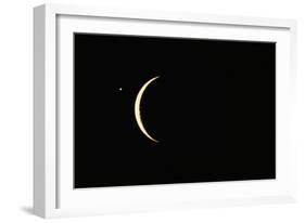 Photo of Venus & Crescent Moon-Fred Espenak-Framed Photographic Print