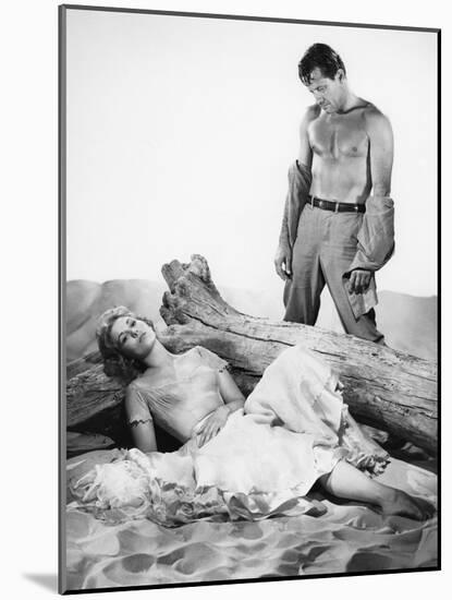 PICNIC, 1956 directed by JOSHUA LOGAN Kim Novak and William Holden (b/w photo)-null-Mounted Photo