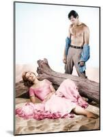 PICNIC, 1956 directed by JOSHUA LOGAN Kim Novak and William Holden (photo)-null-Mounted Photo