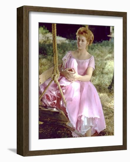 PICNIC, 1956 directed by JOSHUA LOGAN Kim Novak (photo)-null-Framed Photo