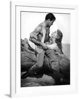 PICNIC, 1956 directed by JOSHUA LOGAN William Holden and Kim Novak (b/w photo)-null-Framed Photo