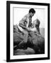 PICNIC, 1956 directed by JOSHUA LOGAN William Holden and Kim Novak (b/w photo)-null-Framed Photo