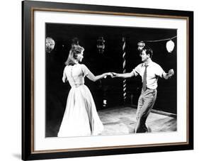 Picnic, Kim Novak, William Holden, 1955-null-Framed Photo