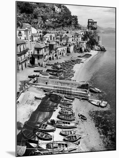 Picturesque Fishing Village on the Sorrento Peninsula Above Amalfi-Alfred Eisenstaedt-Mounted Photographic Print