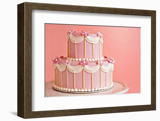 Pink Wedding Cake-Hannamariah-Framed Photographic Print