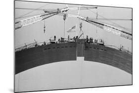 Placing Keystone into Gateway Arch in St. Louis-null-Mounted Photographic Print