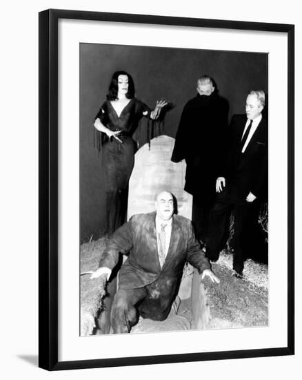 Plan 9 From Outer Space, Vampira, Tor Johnson, Dr. Tom Mason (Bela Lugosi's Double), Criswell, 1959-null-Framed Photo